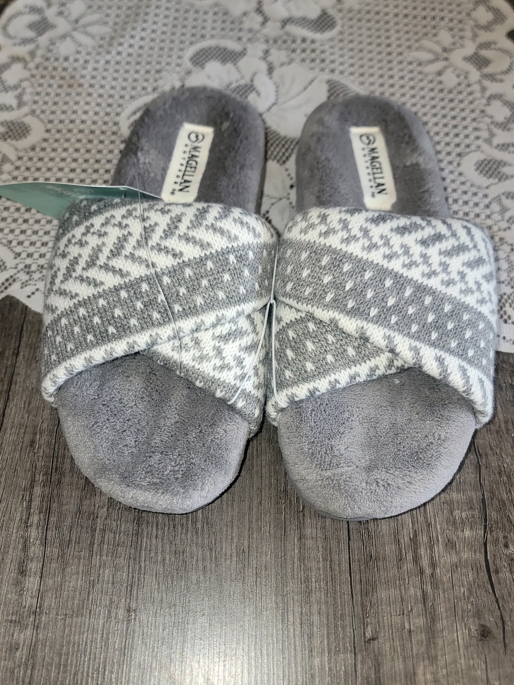 Magellan Outdoors Gray and White Cozy Slide Slippers